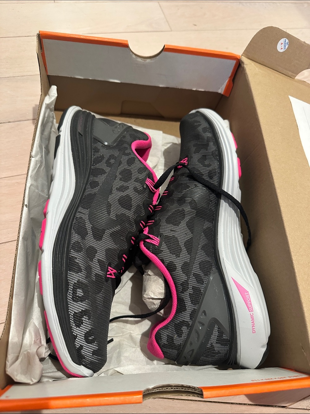 Nike Women's Dark Gray Leopard Print Sneakers with Pink Trim Size 8.5 NWIB